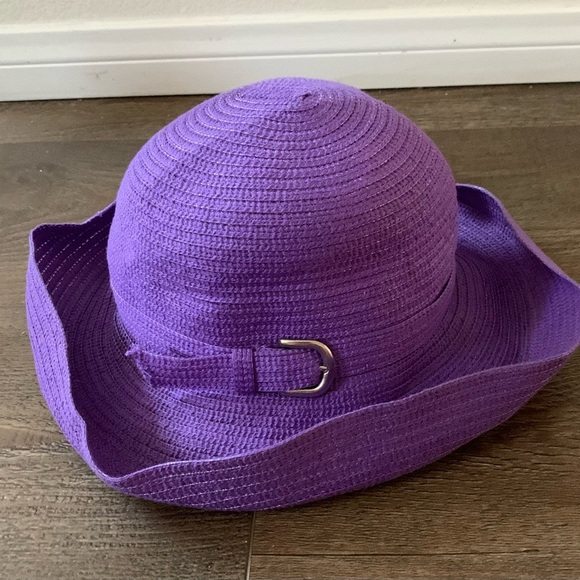 August hat - Picture 3 of 7